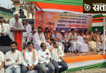 Hindu sammelan : ‘राष्ट्रपिता गांधी या देशाचे महात्मा होऊ शकत नाही’; काँग्रेस संतापली, गुन्हे दाखल करण्याची मागणी