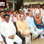 Uddhav Thackeray Shivsena: दोन्ही शिवसेनेत ‘इनकमिंग’ची स्पर्धा, आता शेकडो कार्यकर्त्यांसह ६ विद्यमान, ८ माजी सरपंच उद्धवसेनेत