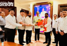 Uddhav Thackeray Shivsena : आधी नाकारले, आता थेट जिल्हाप्रमुख केले; चर्चा तर होणारच!
