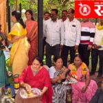 Vanchit Bahujan Aghadi : चूल पेटवली, भाकरी थापल्या आणि तिथेच जेवण केले