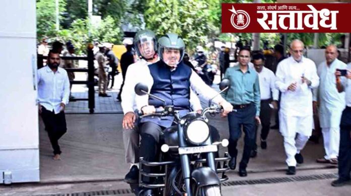 cm devendra fadanvis bulet