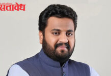 Vikram kakade : अर्ज भरताना हाय ‘व्होल्टेज ड्रामा’, फोनाफोनी आणि राजकीय चर्चांना उधाण