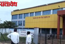 Deulgao raja Municipal council : शहर विकास आघाडी आक्रमक; मासिक सभेवर बहिष्कार, प्रवेशद्वारावर ठिय्या