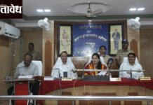 Akola Municipal Corporation : ‘निधी बिल्डरांच्या घशात घातला’, मनपा सभेत आरोप-प्रत्यारोपांनी गदारोळ