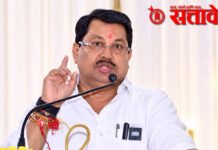 कागदी जीआर काढून शेतकऱ्यांचे पोट भरणार नाही, वडेट्टीवारांचा घणाघात