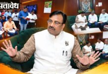 दुष्काळाच्या संकटात शेतकऱ्यांना वाऱ्यावर सोडणार नाही; मुनगंटीवारांची आक्रमक भूमिका